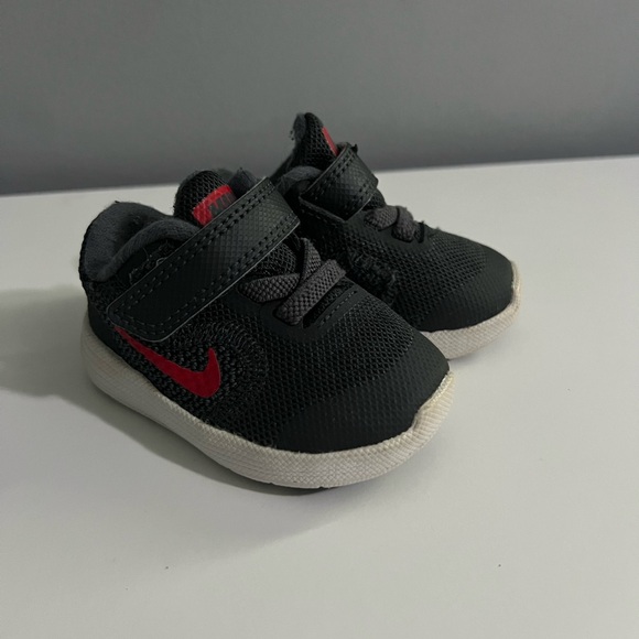 Nike baby shoes - Picture 1 of 4